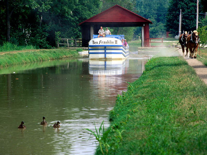 Horse Drawn Canal Boat Metamora Indiana.jpg